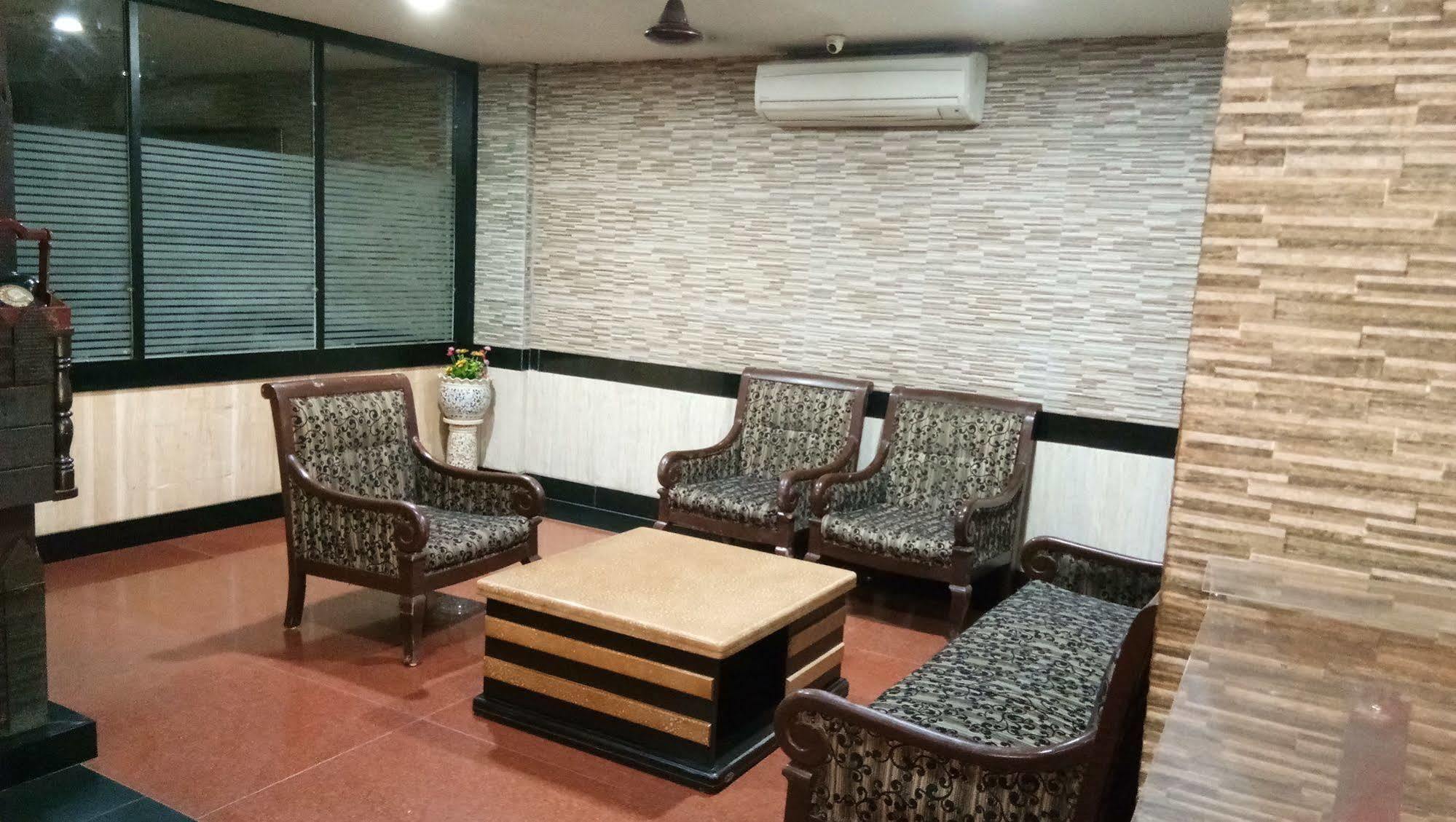 Hotel Arch Manor Deluxe Bhopal Exterior photo