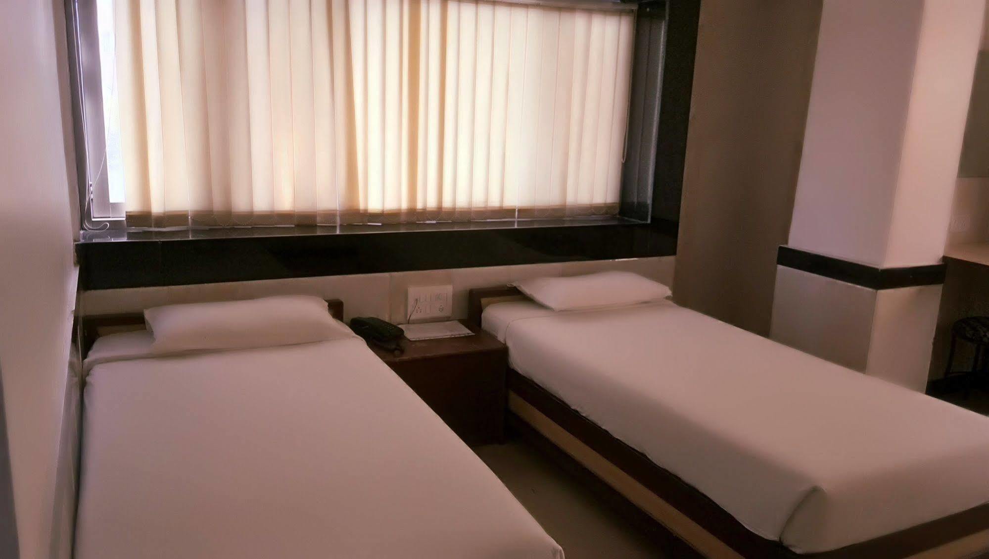 Hotel Arch Manor Deluxe Bhopal Exterior photo