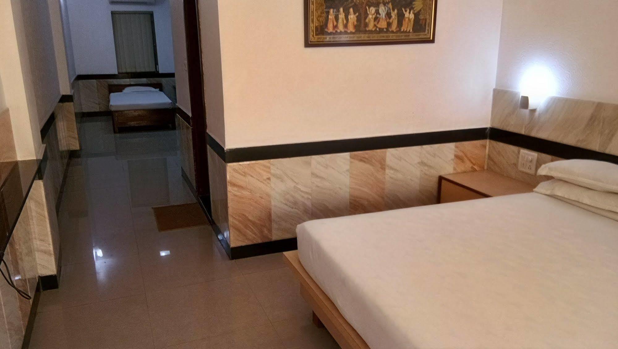 Hotel Arch Manor Deluxe Bhopal Exterior photo